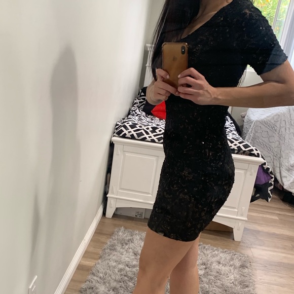 Black and gold dress - Picture 4 of 5